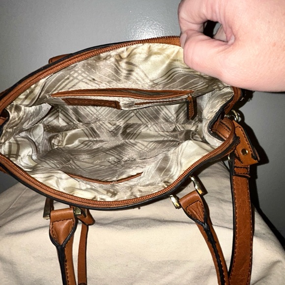 London Fog Tan Leather Tote with Gold Accents and crossbody strap. - Picture 8 of 10